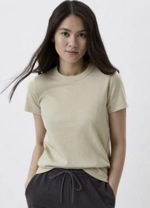 Футболка uniqlo р. m/38/10, l/40/12, xl/42/14.