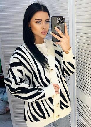 Стильний жіночий кардиган