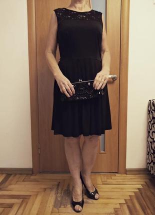 Гарна трикотажна сукня комбіноване гіпюром. розмір 121 фото