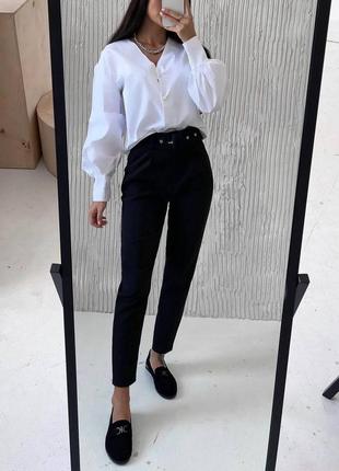 Женский костюм белая рубашка + черные брюки тренд 2023