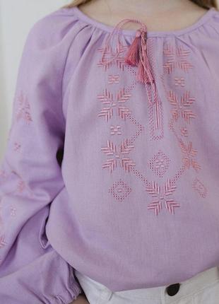 Сорочка вишиванка для дівчинки бузкова льон1 фото