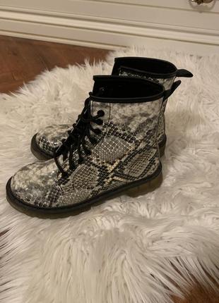 Стильние ботинки в стиле dr.martens