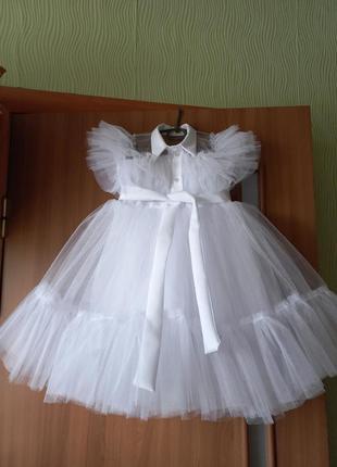 Белое платье и стили венздей для девочек