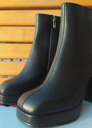 Черные  кожаные женские ботинки на платформе на каблуке lirio1 фото