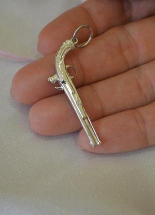 Кулон пистолет из серебра