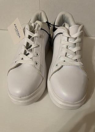 Белые кроссовки 7.52 фото
