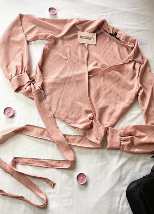 Рожева блуза «на запах» від missguided