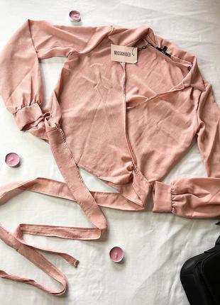 Рожева блуза «на запах» від missguided