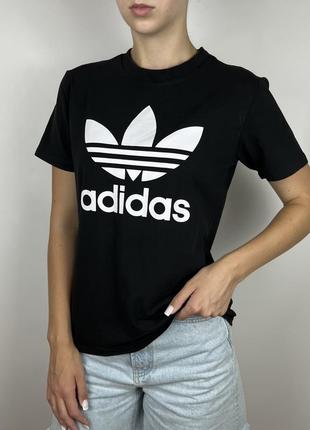 Футболка adidas