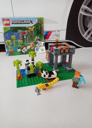 Конструктор lego minecraft вихованець панд 204 деталі (21158)