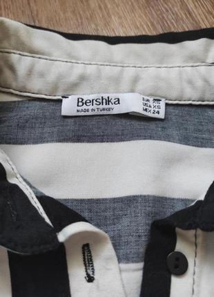 Платье рубашка bershka 100% вискоза принт полоска драпировка спереди7 фото