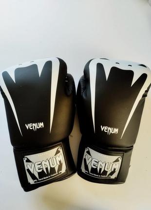 Перчатки боксерские професиональные на шнуровке vnm 8-12 oz4 фото