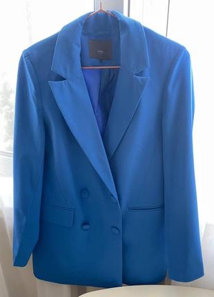 Костюм женский (жакет двубортный + брюки)