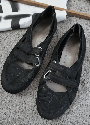 Легкие балетки