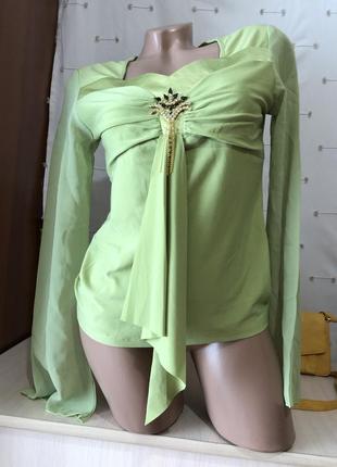 Блузка с украшением1 фото