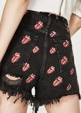 Джинсовые шорты mom высокая посадка с губами zara rolling stones