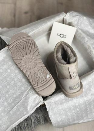 Шикарные женские зимние угги ugg classic mini beige7 фото