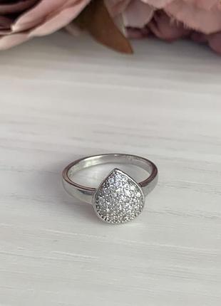 Серебряное кольцо komilfo с фианитами, вес изделия 2,5 гр (0486574)2 фото