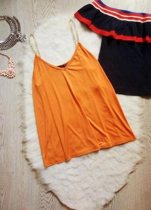 Оранжевая цветная майка блуза в бельевом стиле с золотыми цепочками шлейками батал