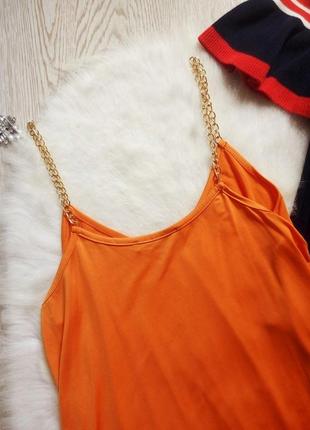Оранжевая цветная майка блуза в бельевом стиле с золотыми цепочками шлейками батал6 фото