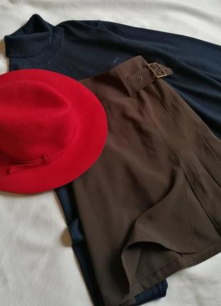 Невероятная красная шляпа