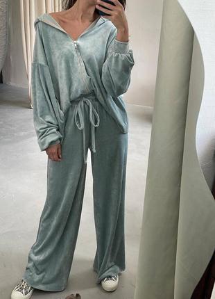 Костюм плюш