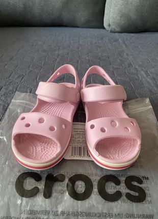 Босоножки crocs