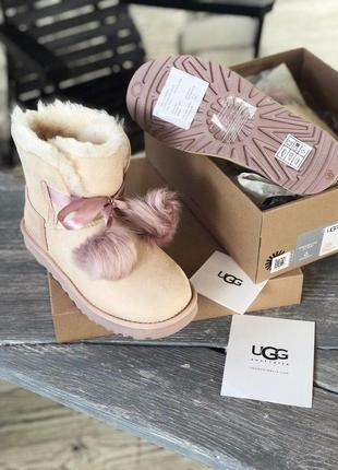 Красивые женские сапоги ugg gita powder с опушкой меха /осень/зима/весна😍6 фото