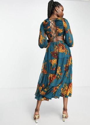Платье миди с мягким плиссированным лифом, многоуровневой юбкой и шнуровкой на спине asos design с цветочным принтом1 фото