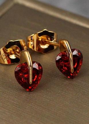 Сережки гвоздики xuping jewelry червоний фіаніт у формі сердечка 10 мм золотисті