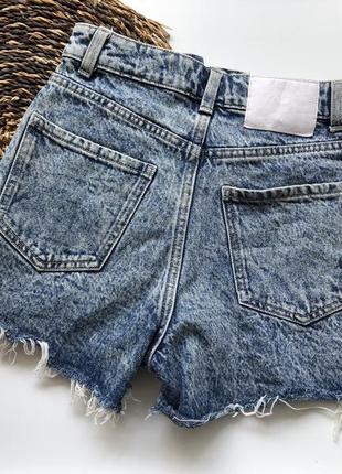 Шорты джинсовые короткие с потертостями zara 32 хxs хs чешуйчатые джинсовые шорты5 фото