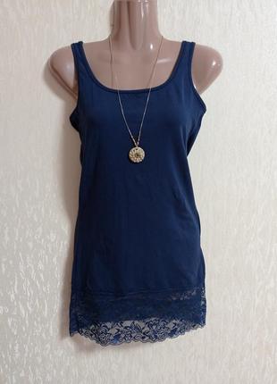 Универсальная синяя длинная майка с кружевом