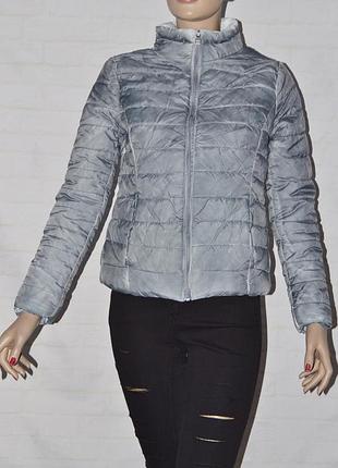 Коротка жіноча стьобана куртка демисезон