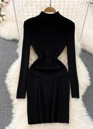 Трикотажное черное платье с вырезом и хорошо моделирующее фигуру облегающее платье малый размер трен