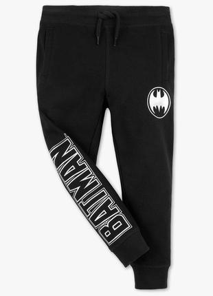 Теплые крутые брюки джоггеры для мальчика с блестящей надписью batman р. 116 см