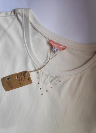 Свитер женский