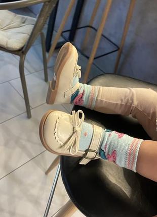 Детские туфли бежевые 28, 29, 30 и черные 27, 28, 29, 30 размер