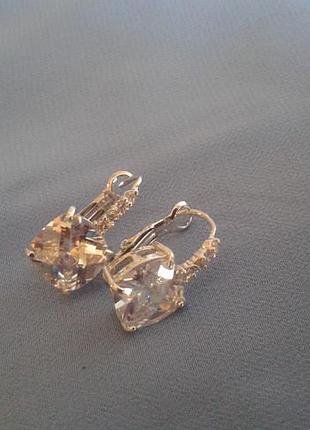 Сережки з великим цирконом