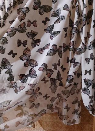 Красивая и стильная брендовая блузка в бабочках3 фото