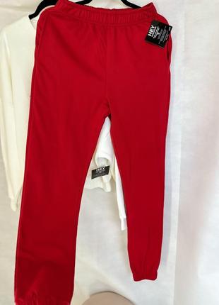 Красные спортивные штаны джогеры nly trend8 фото