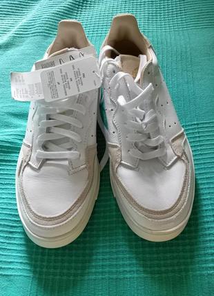 Роскошные белоснежные кроссовки adidas super court8 фото