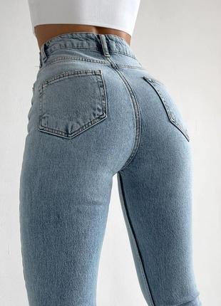 Жіночі джинси кльош з розрізами3 фото