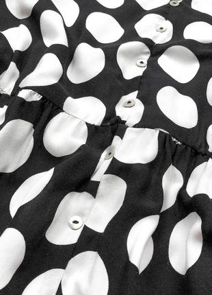 Шикарное платье studio макси длины стильным принтом в горошек polka dot на пуговичках2 фото