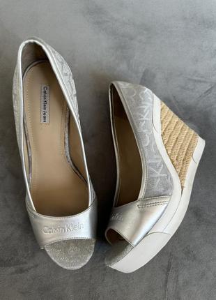 Босоножки, туфли с открытым носком calvin klein, размер 411 фото