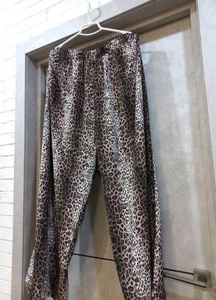 Очень красивые, стильные,фирменные широкие брюки, тигровый принт, большой размер,балал6 фото