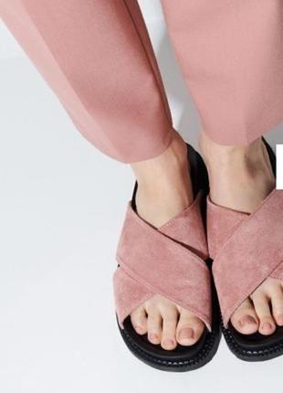 Стильные шлепанцы reserved