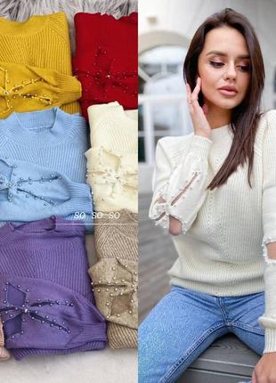 Ніжний жіночий светр з мережевими вставками на рукавах