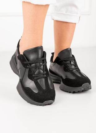 Стильные черные замшевые кроссовки на платформе толстой подошве модные кроссы