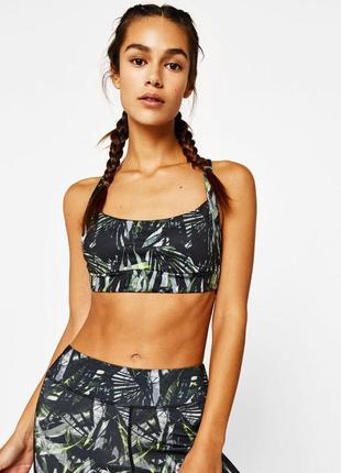 Укорочені спортивні жіночі легінси тайтсы бриджі капрі old navy active usa компресія