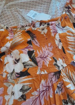 Легкая летняя блуза в цветы с открытыми плечами dorothy perkins10 фото